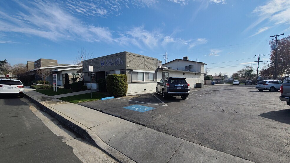 More Photos Of 215 China Grade Loop, Bakersfield Medical For Sale