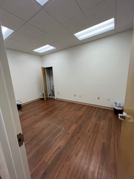 More Photos Of 7 Worth Cir, Johnson City Loft Creative Space For Lease