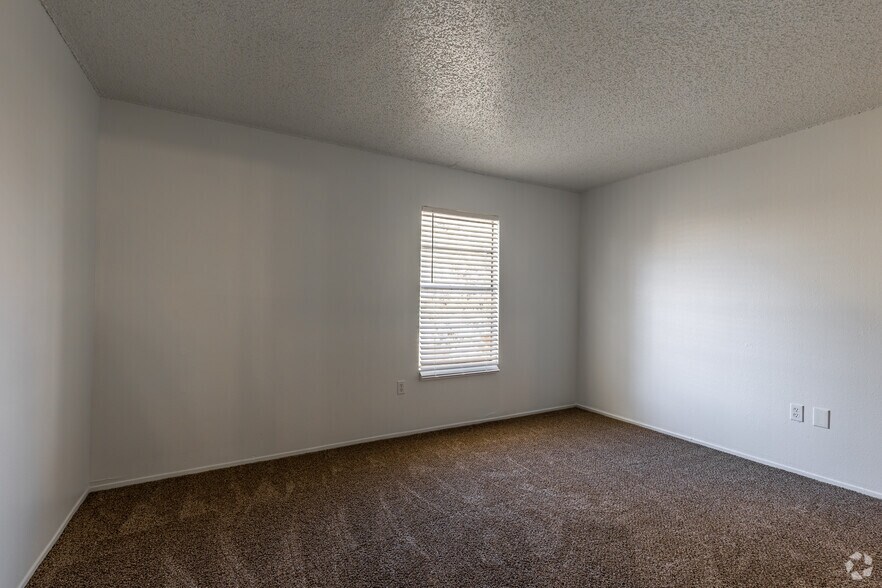 More Photos Of 6402 Albany Ave, Lubbock Apartments For Sale