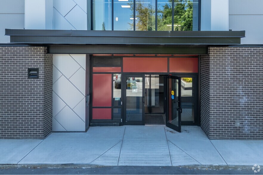 More Photos Of 33069 Marshall Rd, Abbotsford Medical For Sale