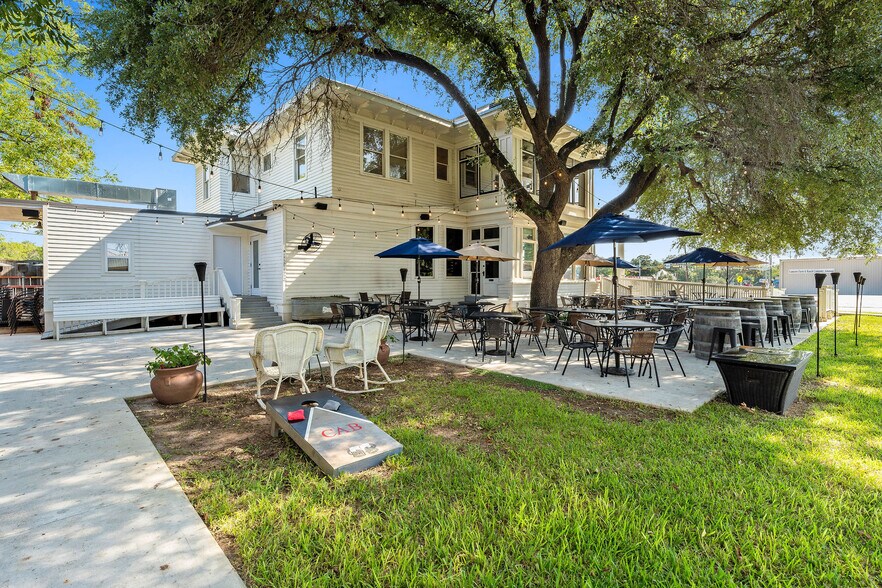 More Photos Of 312 N Central Ave, Cameron Restaurant For Sale