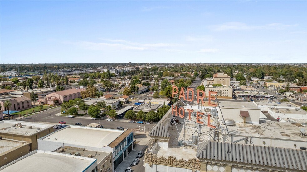 More Photos Of 1701 F St, Bakersfield Office For Sale