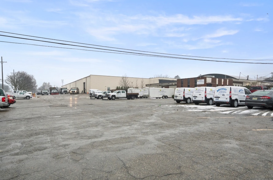 More Photos Of 350 S Mill St, Plymouth Manufacturing For Sale