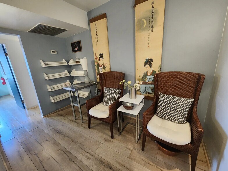 More Photos Of 219 E Lexington Ave, Phoenix Office Residential For Sale