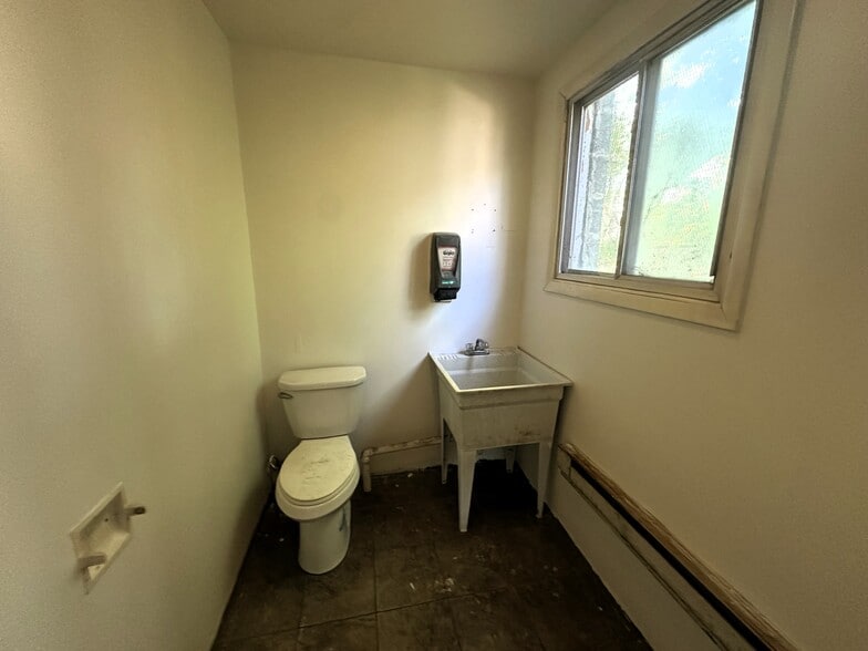 More Photos Of 29 Stafford St, Jamestown Warehouse For Sale