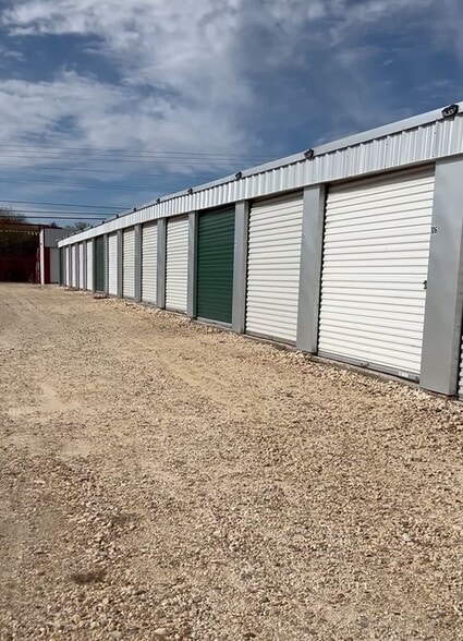 More Photos Of 1424 TX-22 Hwy, Whitney Self Storage For Sale
