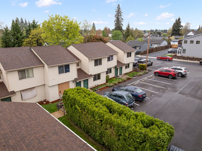 More Photos Of 430 Metzler St, Molalla Apartments For Sale