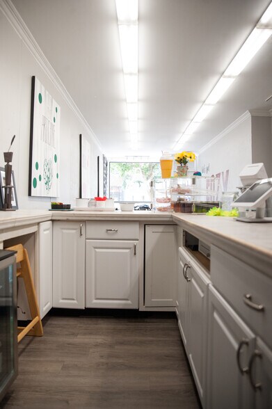 More Photos Of 114 Putnam St, Marietta Restaurant For Lease