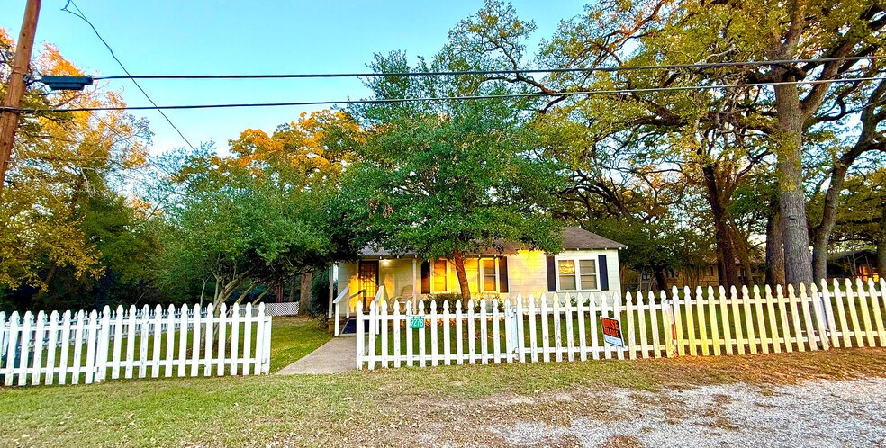 More Photos Of 9278 N Highway 77, Lexington Flex For Sale