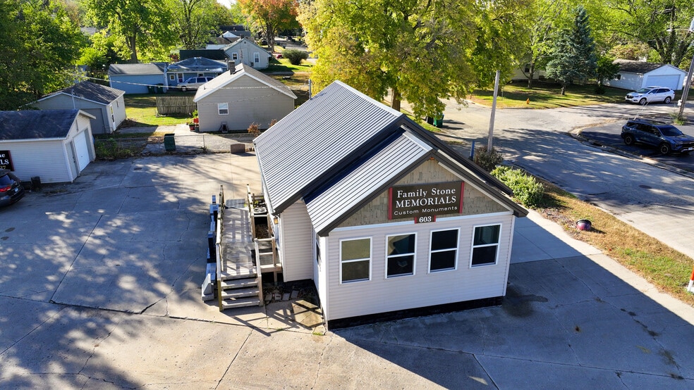 Primary Photo Of 603 W Rock Falls Rd, Rock Falls General Retail For Sale