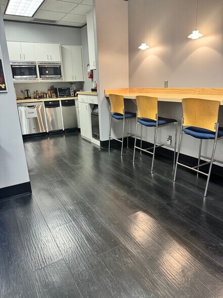 More Photos Of 14175 Proton Rd, Dallas Research And Development For Sale