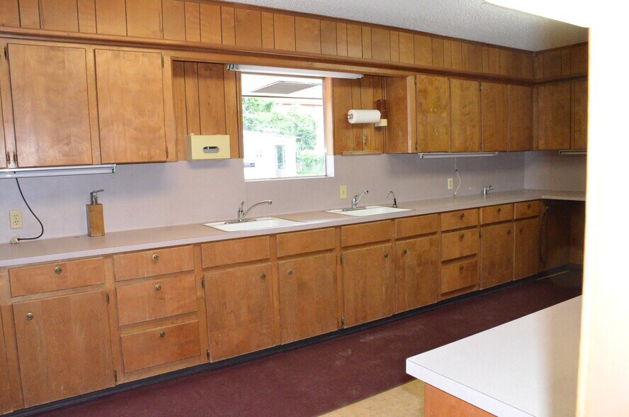 More Photos Of 212 E Houston St, Cleveland Office For Lease