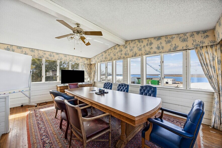 More Photos Of 501 N 3rd St, Fernandina Beach Office For Sale