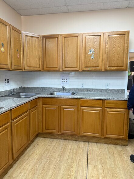 More Photos Of 220-05 Jamaica Ave, Queens Village Medical For Lease