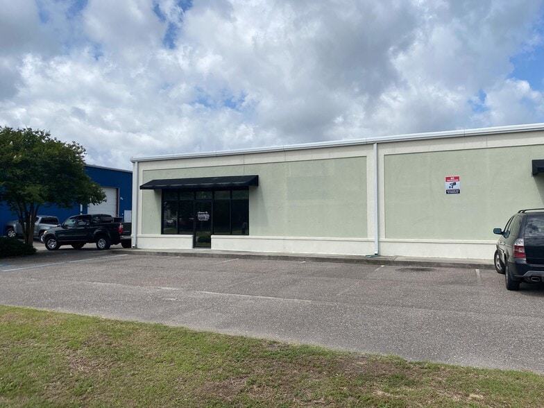 More Photos Of 455 Deanna Ln, Wando Storefront Retail Office For Sale