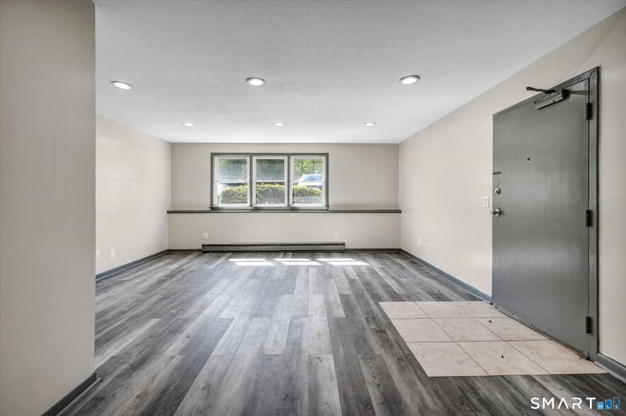 More Photos Of 40 Briarwood Ln, Branford Apartments For Sale