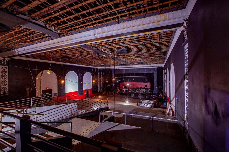 More Photos Of 233 W University Ave, Gainesville Theater Concert Hall For Lease