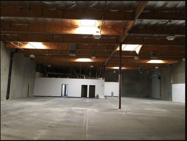 More Photos Of 45920 Commerce St, Indio Warehouse For Lease