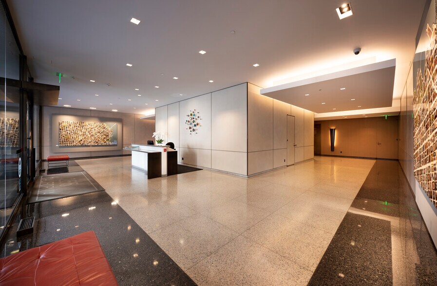 More Photos Of 255 California St, San Francisco Coworking Space