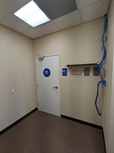 More Photos Of 5140 E Florence Ave, Bell Freestanding For Lease