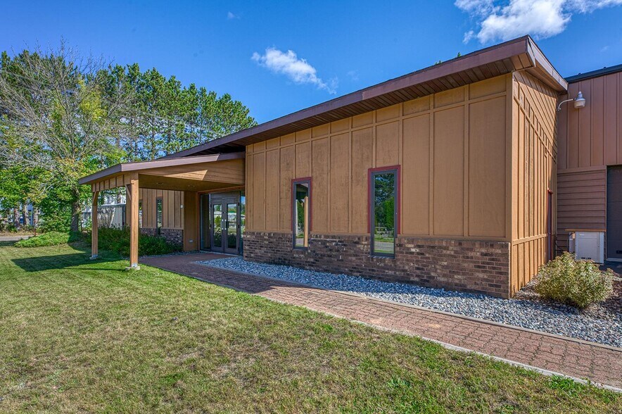 More Photos Of 701 Washington St, Rhinelander Office For Sale