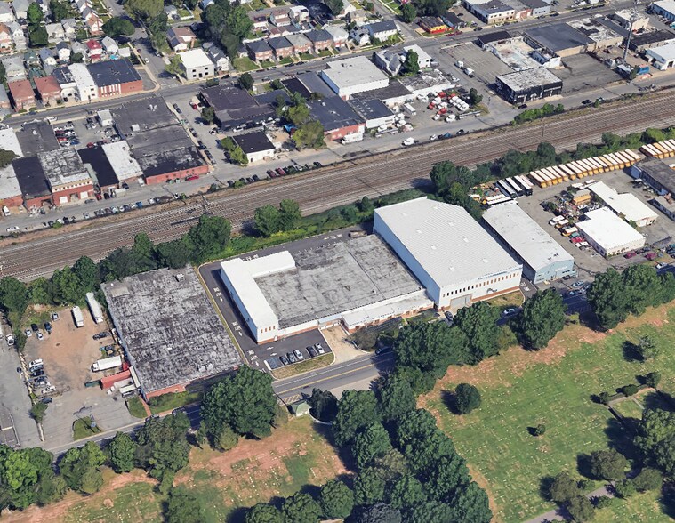 More Photos Of 801 E Linden Ave, Linden Warehouse For Lease