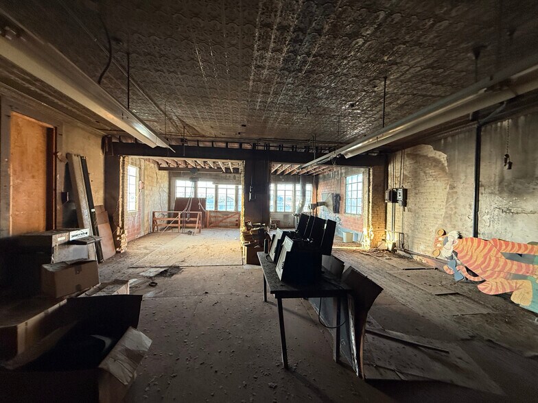 More Photos Of 119 E Main St, Cuero General Retail For Sale