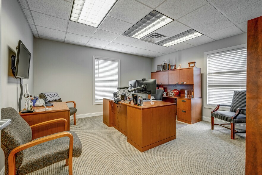 More Photos Of 95 Zion Station Ct, Troy Flex For Sale