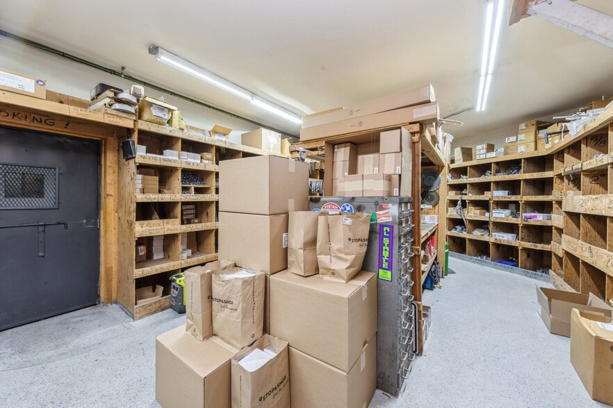 More Photos Of 138-27 247th St, Rosedale Showroom For Sale