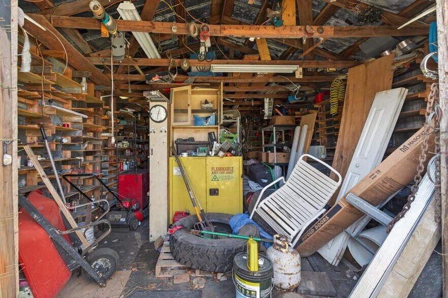 More Photos Of 10676 New Kings Rd, Jacksonville Office For Lease