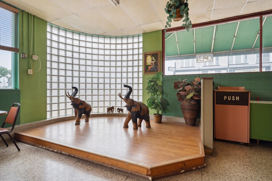 More Photos Of 120 Broadway ave, Fairfield General Retail For Sale