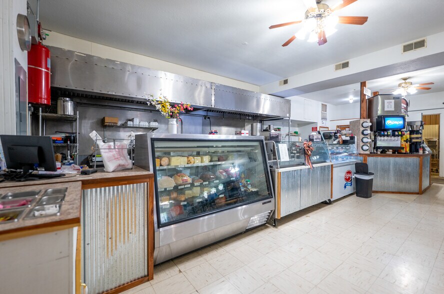 More Photos Of 4634 Highway 185, New Haven Freestanding For Sale