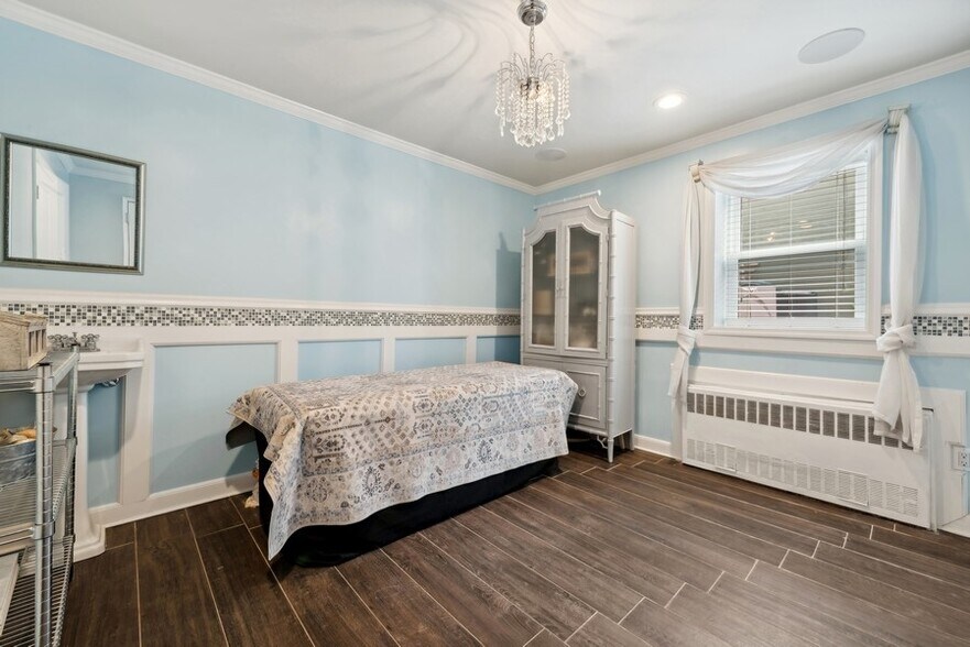 More Photos Of 504 Merrick Rd, Lynbrook Apartments For Sale
