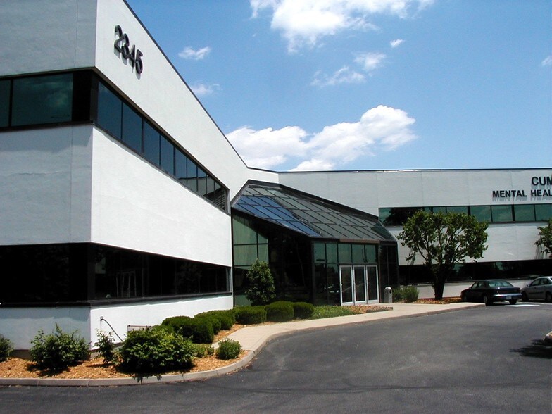 More Photos Of 2345 S Lynhurst Dr, Indianapolis Office For Lease