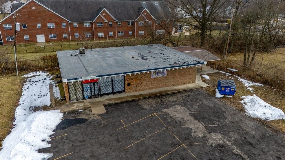 More Photos Of 2060 Brentnell Ave, Columbus Freestanding For Sale