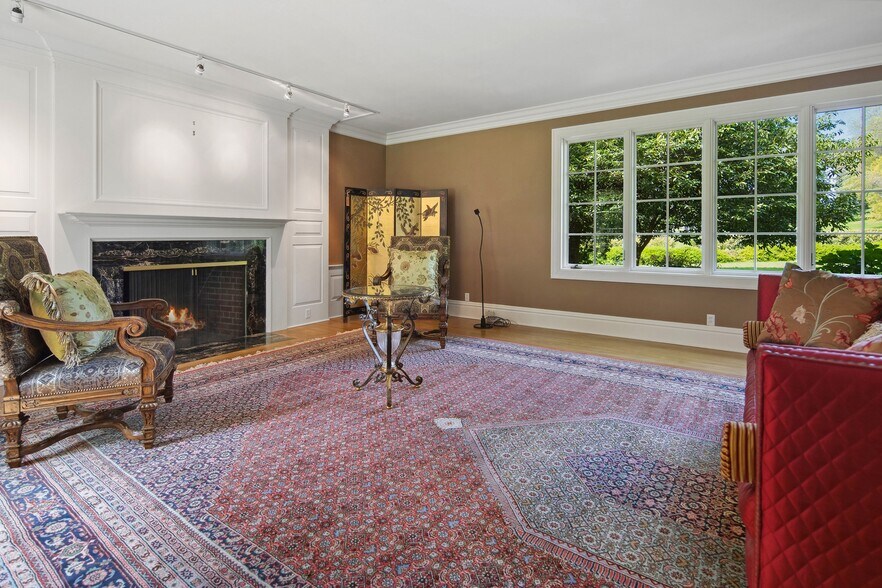 More Photos Of 1500 SE Waverly Dr, Portland Office Residential For Sale