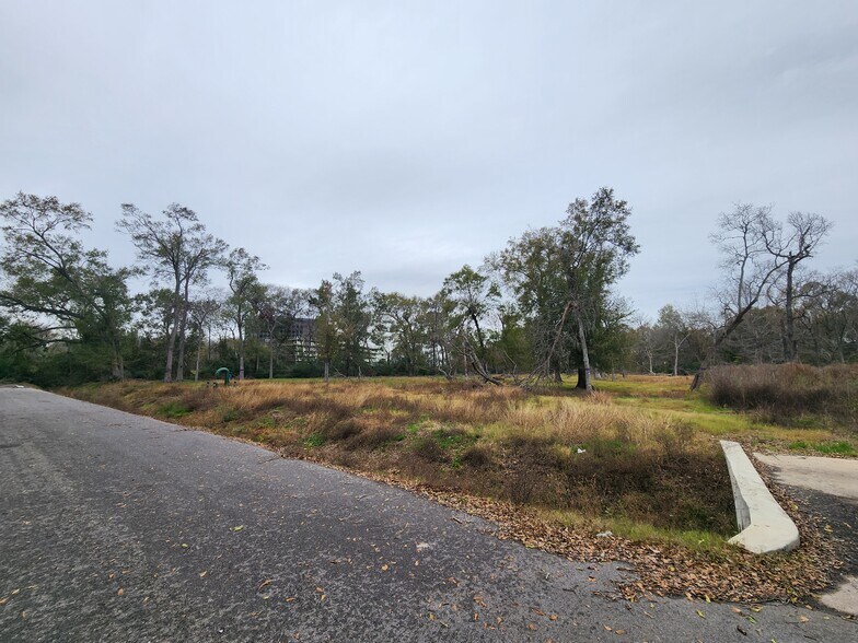 More Photos Of 2382 Sam Houston Parkway East, Houston Land For Sale