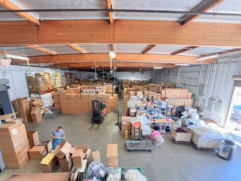 More Photos Of 5164-5166 Alcoa Ave, Los Angeles Manufacturing For Lease
