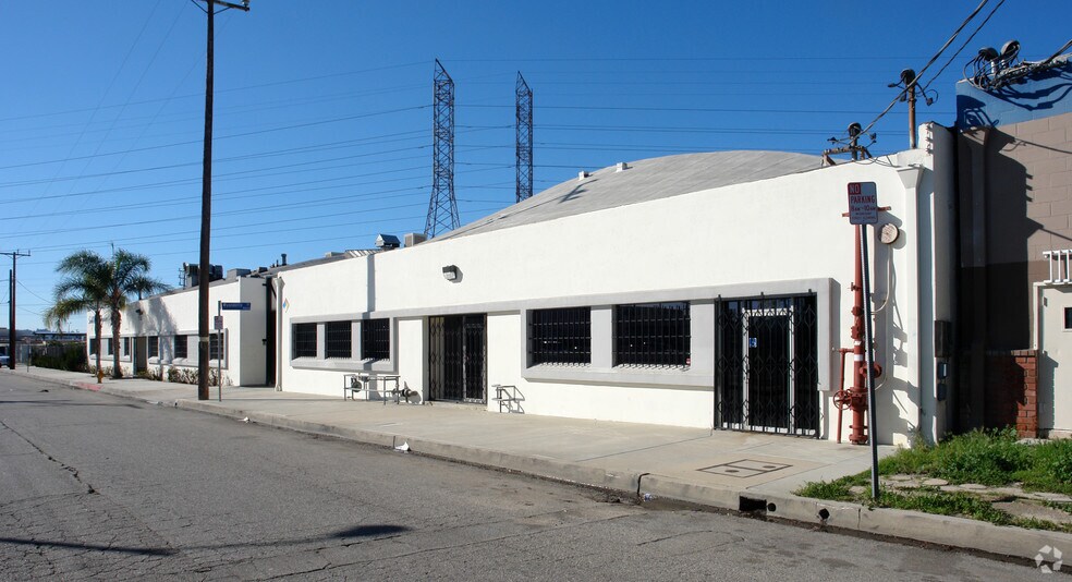 More Photos Of 7301 Radford Ave, North Hollywood Manufacturing For Lease