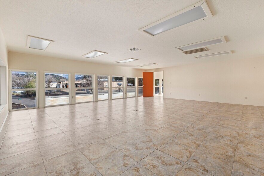 More Photos Of 19478 Village Dr, Sonora Flex For Sale