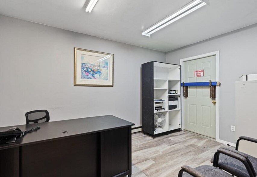 More Photos Of 320-322 3rd St, California Storefront Retail Residential For Sale