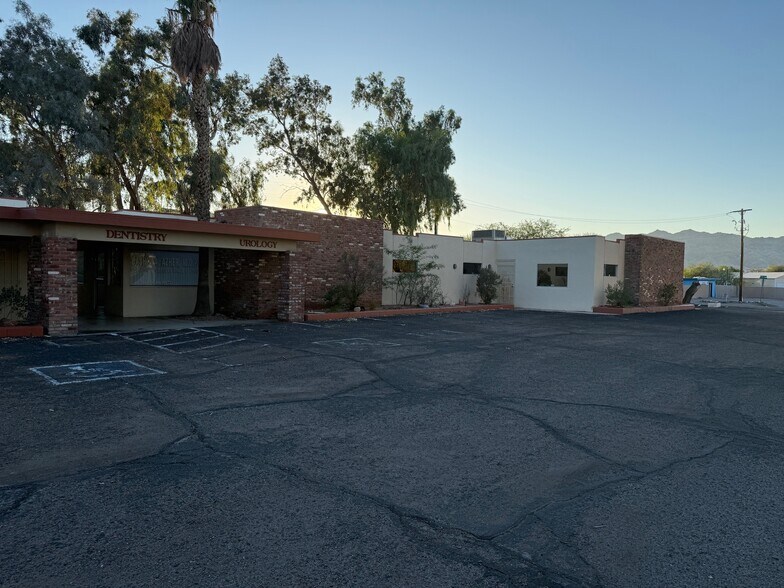 More Photos Of 1467 Palma Rd, Bullhead City Office For Sale