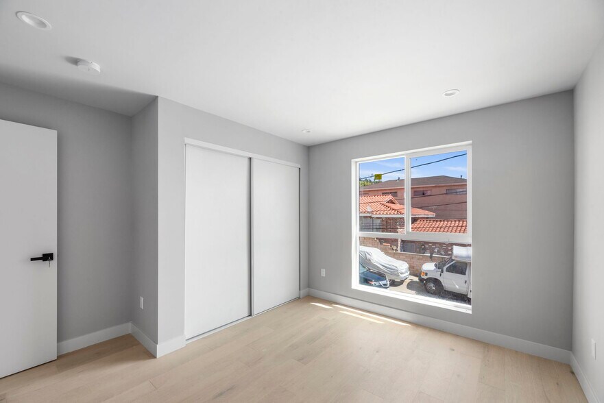 More Photos Of 5150 Ithaca Ave, Los Angeles Multifamily For Sale