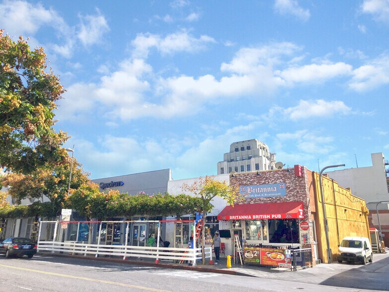 More Photos Of 318-320 Santa Monica Blvd, Santa Monica Restaurant For Lease