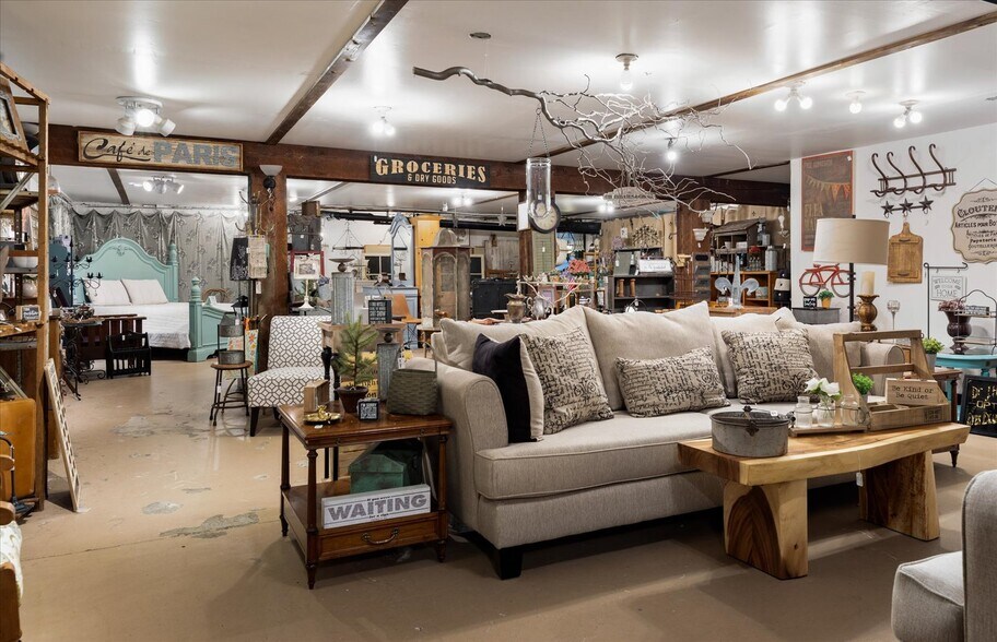 More Photos Of 619 Commercial Ave, Anacortes Storefront Retail Office For Sale