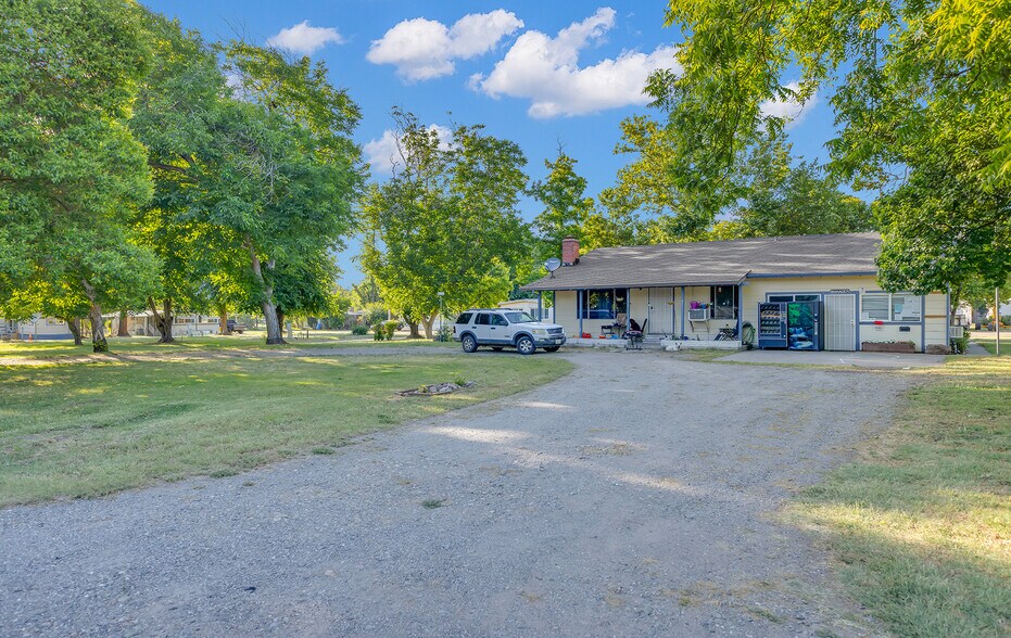 More Photos Of 24850 5th Ave, Los Molinos Manufactured Housing Mobile Home Park For Sale