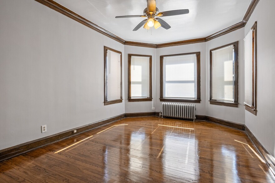 More Photos Of 500 E 82nd St, Chicago Apartments For Sale