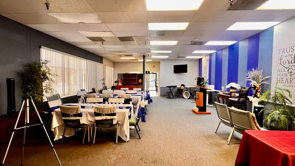 More Photos Of 1602-1670 W Airport Blvd, Sanford Unknown For Lease