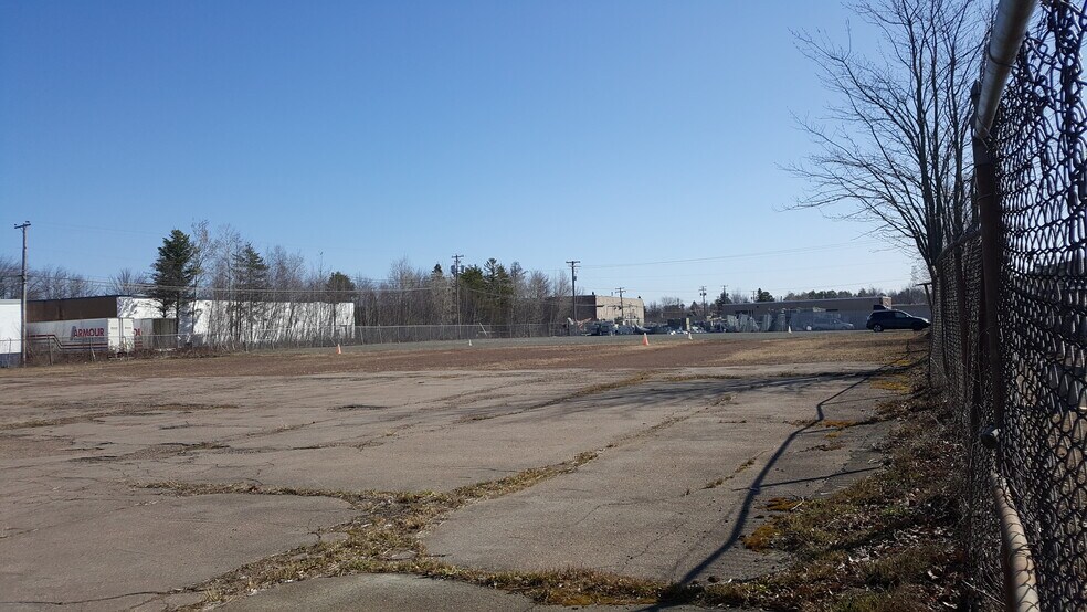 More Photos Of 71 Loftus St, Moncton Warehouse For Lease