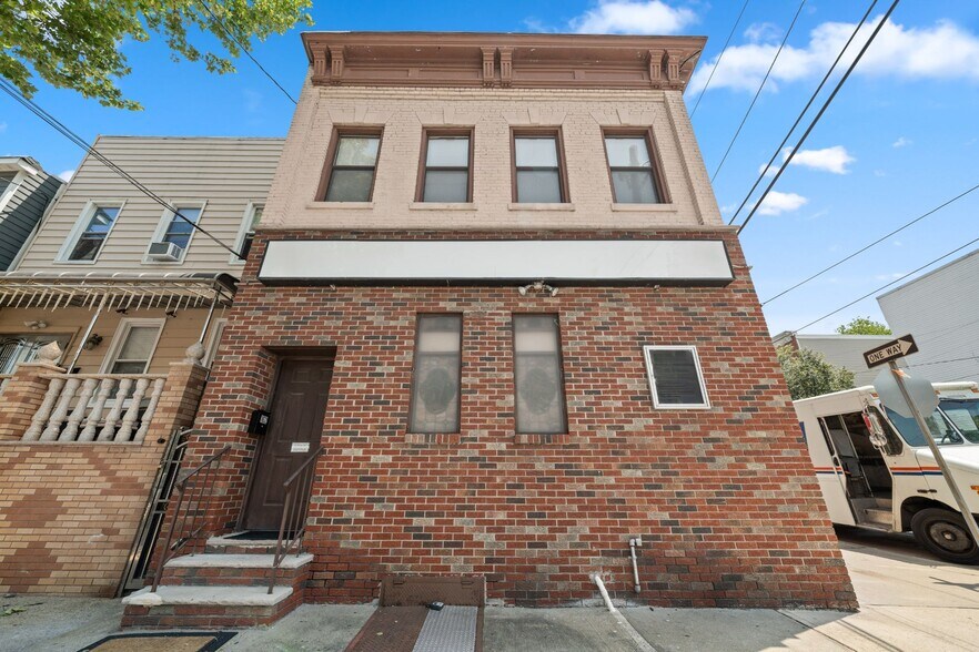 More Photos Of 162 Mallory Ave, Jersey City Office Residential For Sale